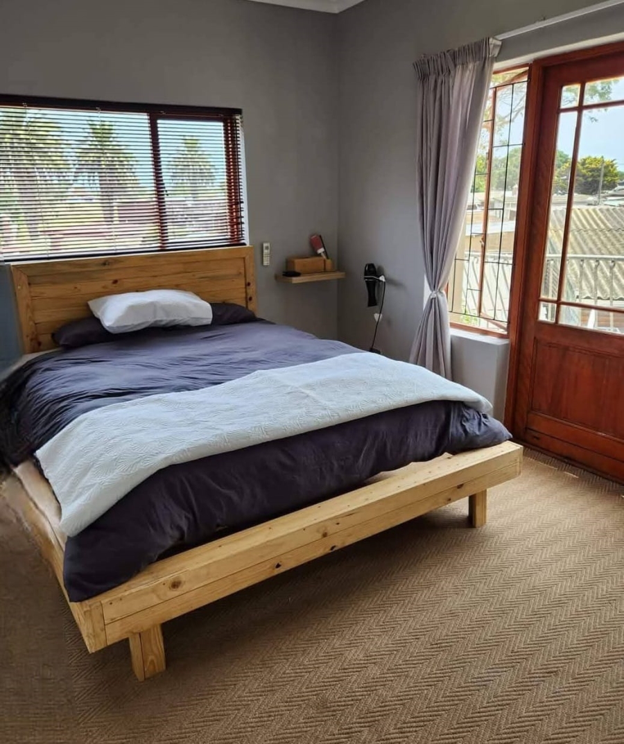 3 Bedroom Property for Sale in Paradise Beach Eastern Cape